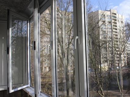 Распашные алюминиевые окна на балкон
